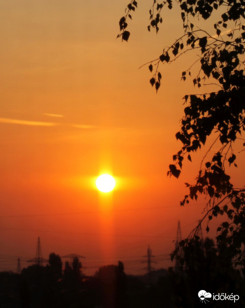 Keresztet formáló fénysugarak