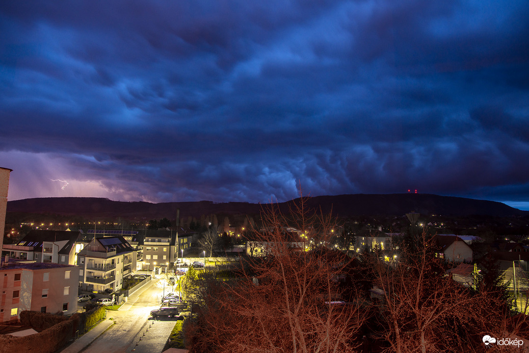 Villámok márciusban