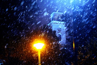 Karcag Főtere Esti hóesésben