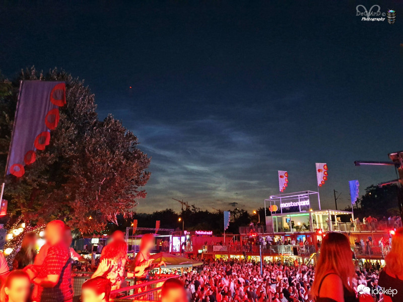 világító felhők 1