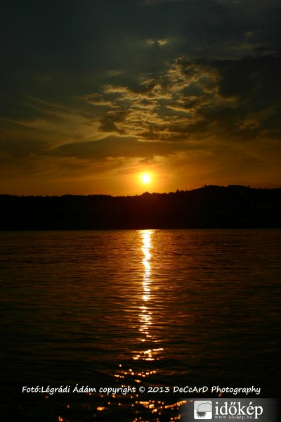 Naplemente a Dunán...