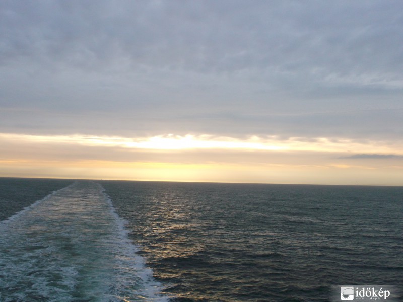 Naplemente az Északi-tengeren 