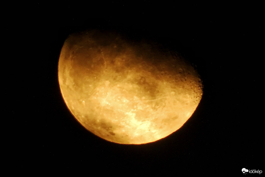 Felhők mögött bujkálva