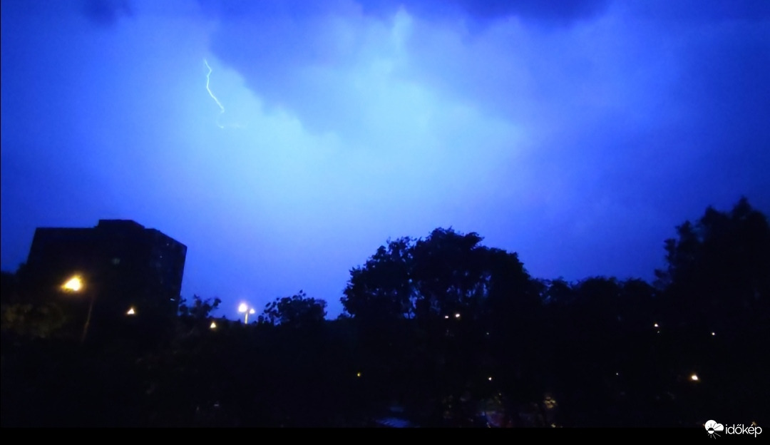 Szegedi éjjel ⛈️