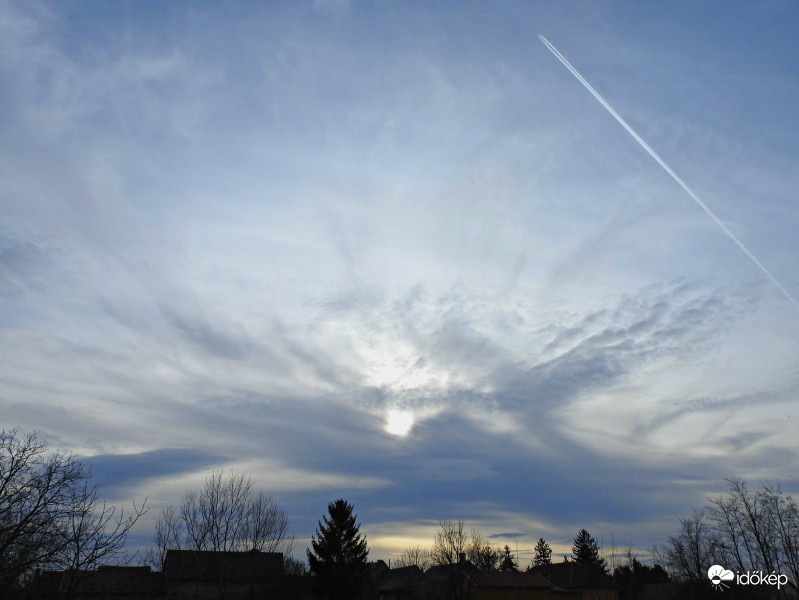 Ma délutáni égkép