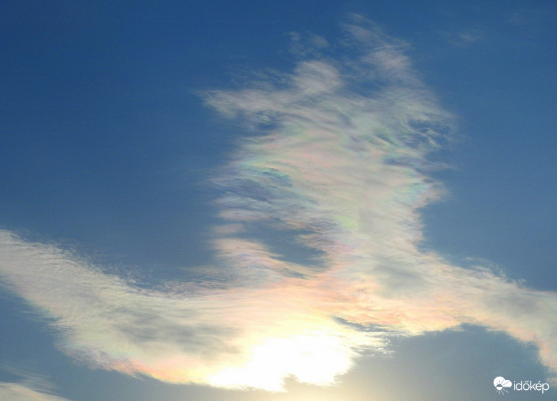 Ma délutáni irizáló felhők :)