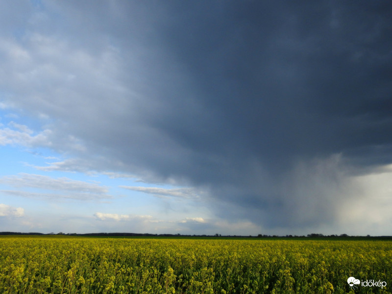 Távoli záporok D-i irányban