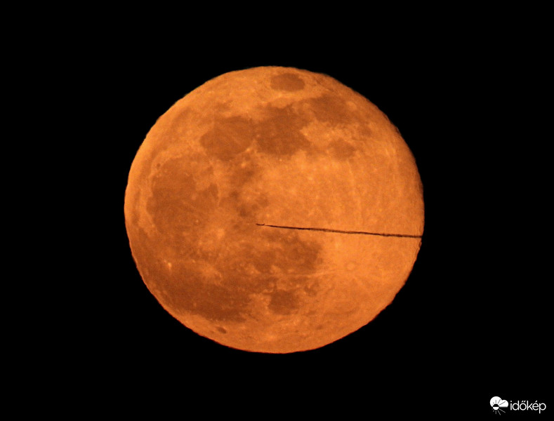 Telihold + repcsi :) 