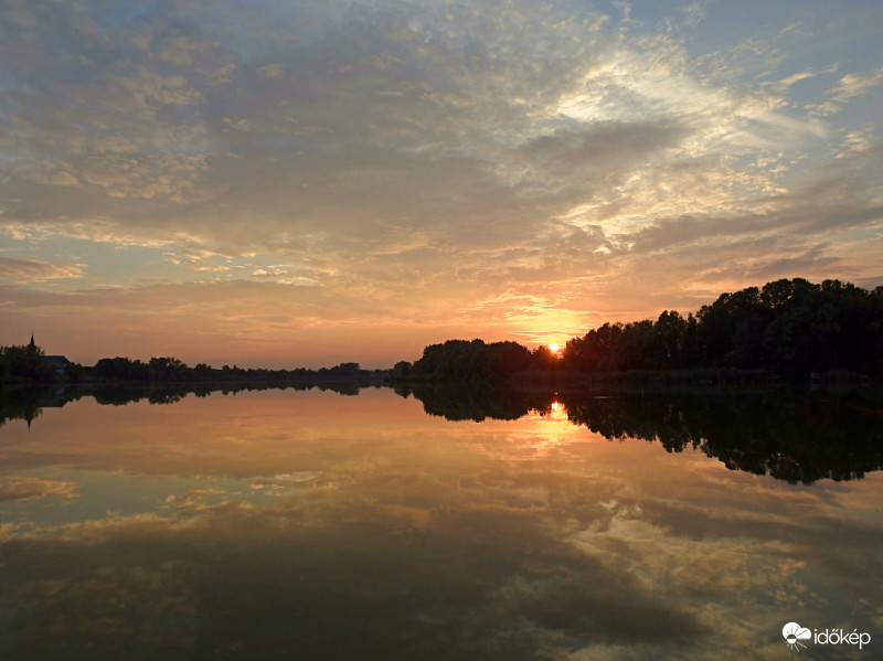 Őszi naplemente
