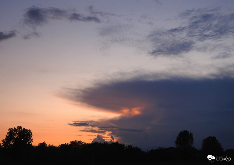 Távoli zivatar naplementekor (5)