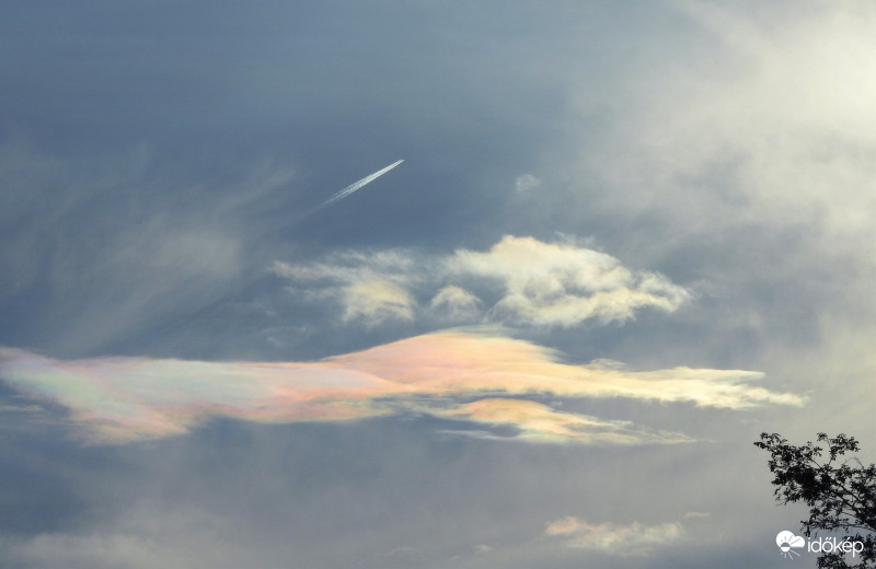 Irizáló felhők :)