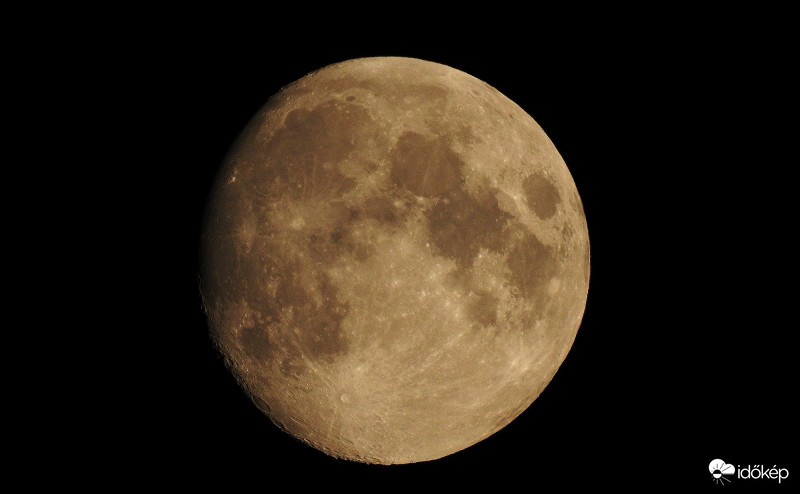 Ma éjjel a Hold... :)