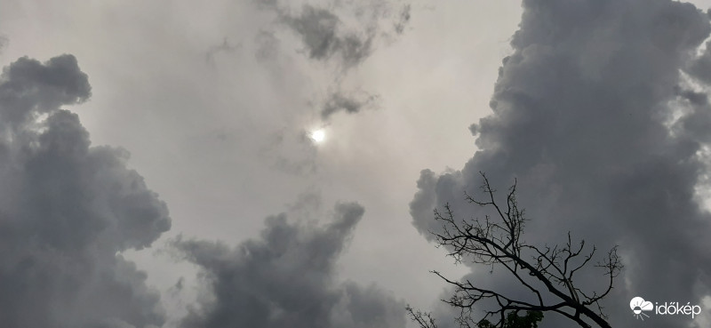 Alakul az ido a citadellan...