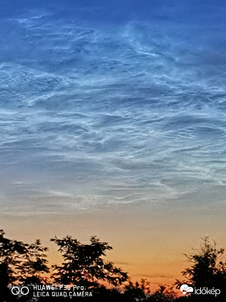 Az éjszaka világító felhők... 