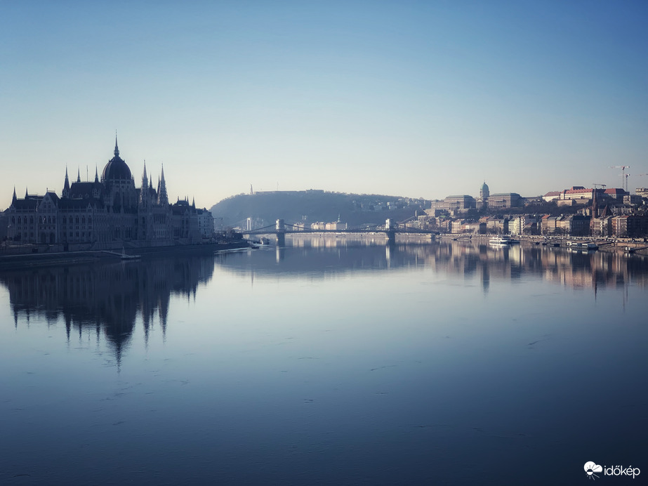 Egy felhő sincs az égen