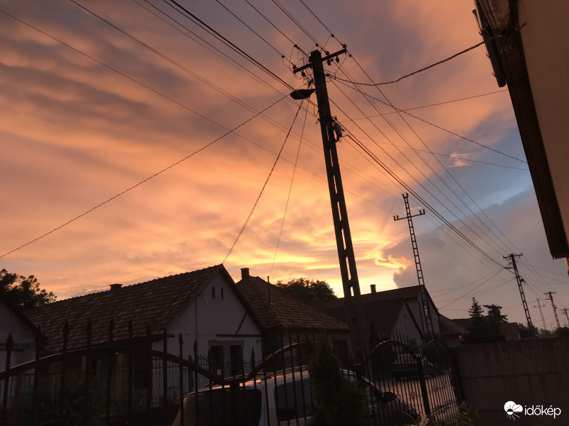 Zivatar után naplemente