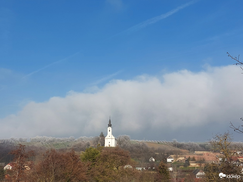 Zuzmarás dombtető