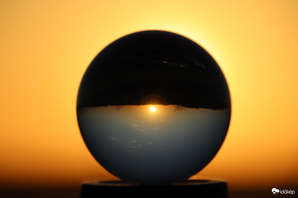 Gömbös naplemente