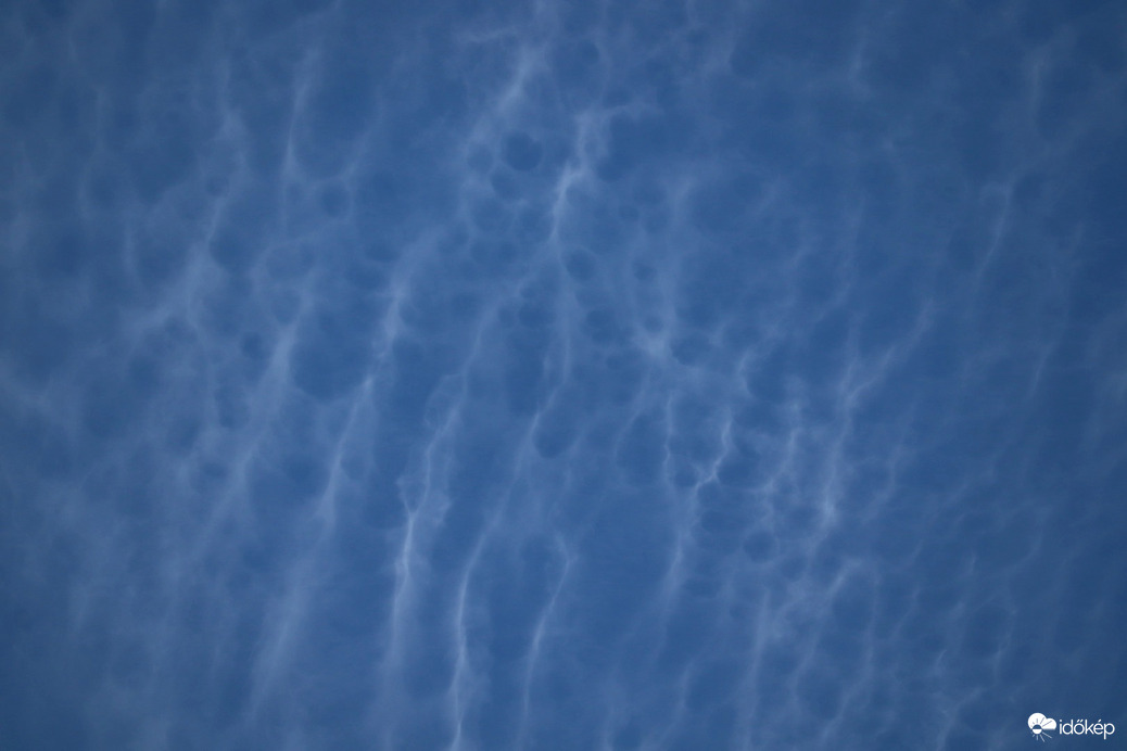 Jellegtelen de mégis szép!