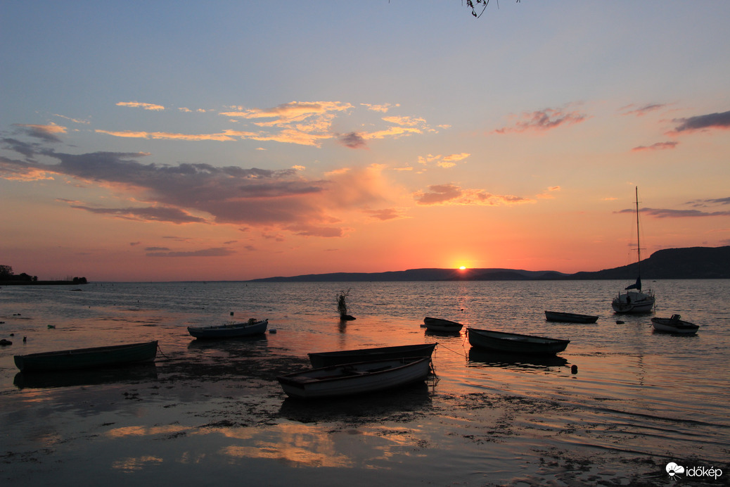 Napnyugta és a Balaton