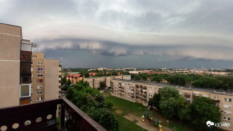 Peremfelhő