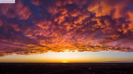 Föld és mammatus felhők között
