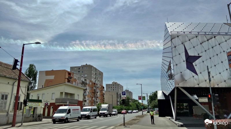 Földiekkel játszó égi tünemény I.