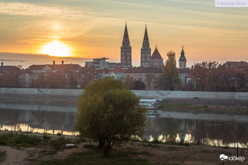 Parányi naposzlop