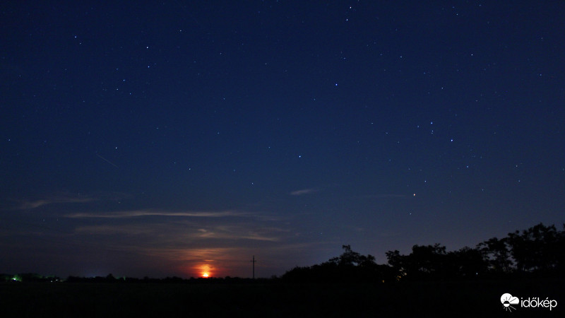 Vérvörös holdkelte