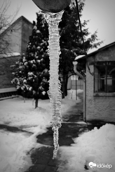 Vastag, rücskös és hosszú