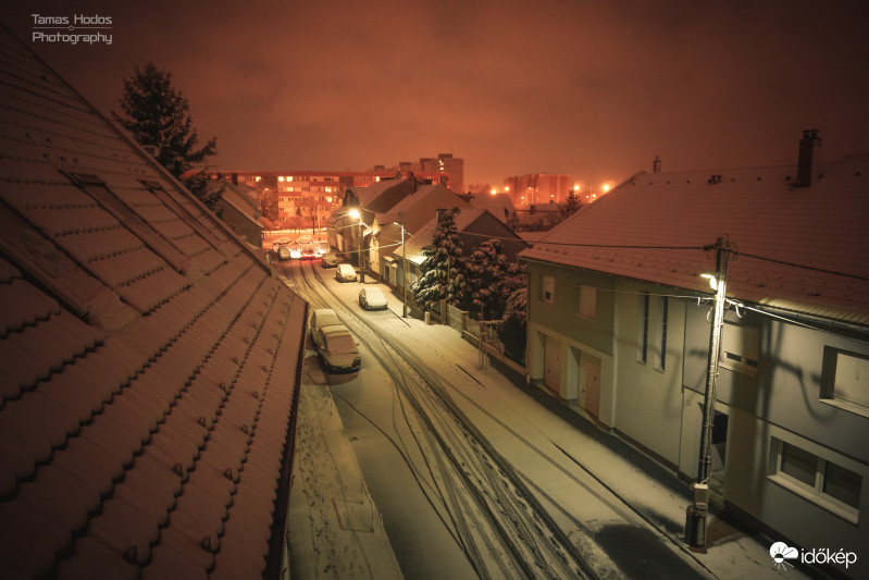 Reggelre kifehéredett a város :)