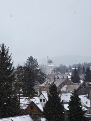 Nagy pelyhekben hull