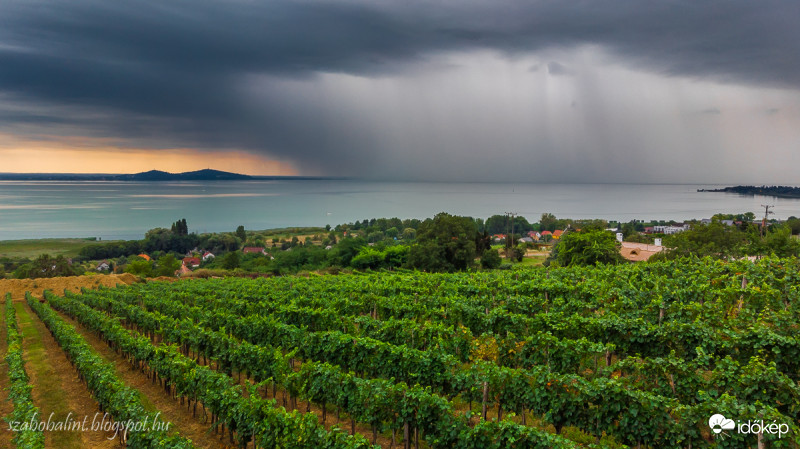 Töltődik a Balaton