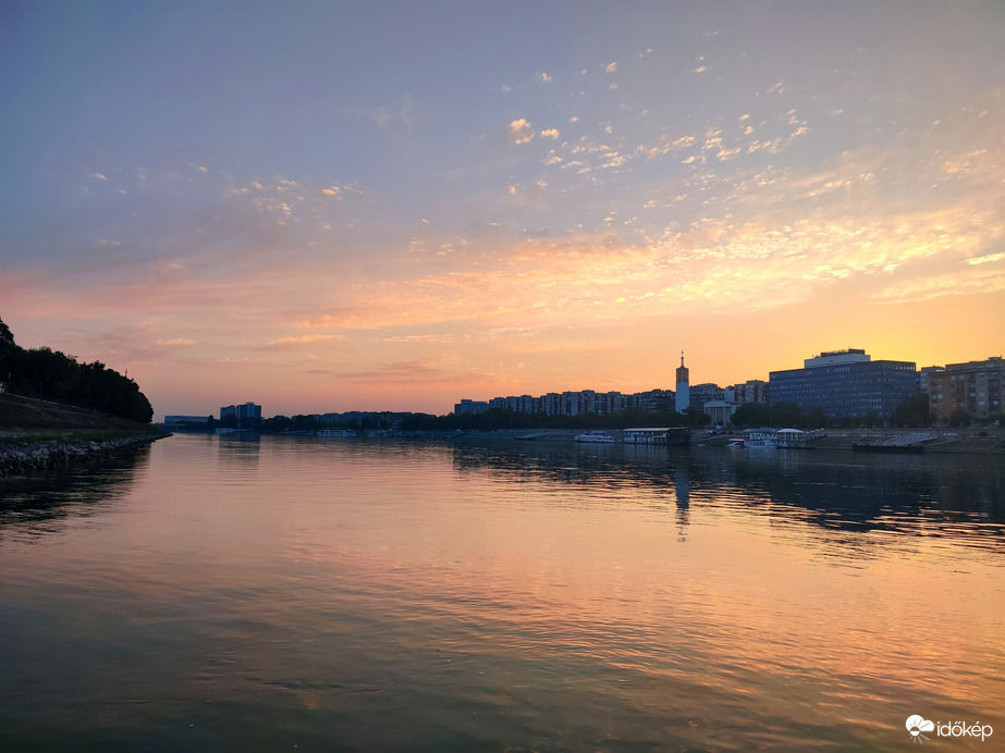 Napkelte Budapest