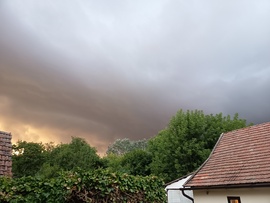 Vihar előtt 