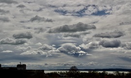 Felhők a Balaton felett