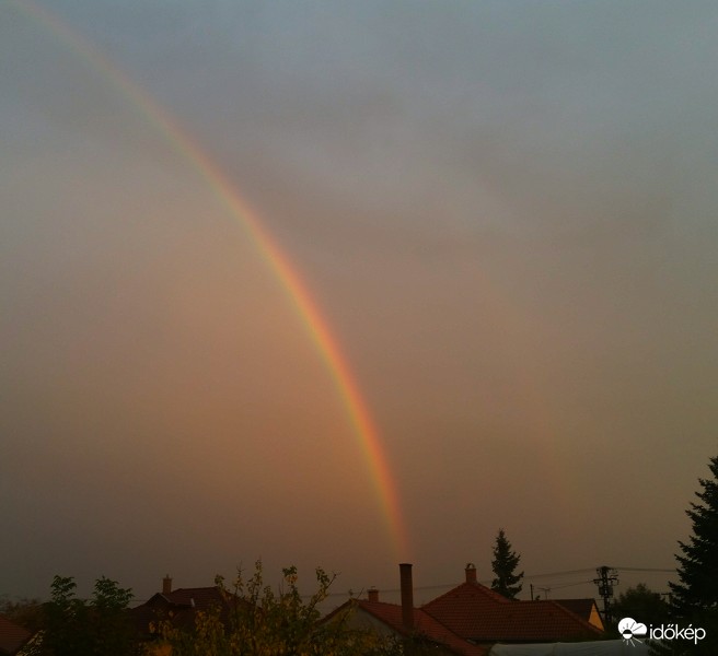 Szivárvány az őszi esőben :)