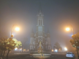 Misztikus ködös éjfél 