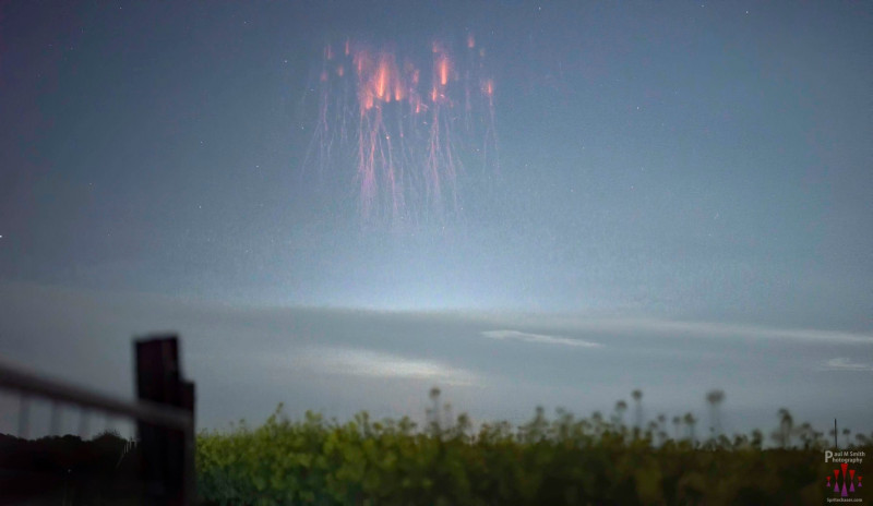 red sprite, Arkansas, 20200412