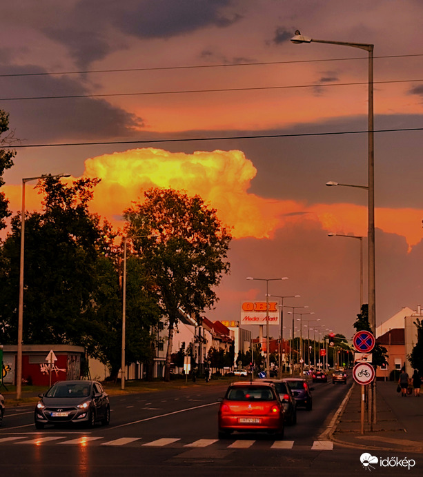 Valami készülőben