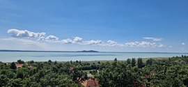 Kilátás a Balatonra 
