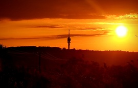 Zalaegerszegi TV torony a lemenő Nap fényében...