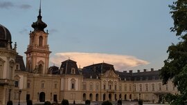 Üllő a kastély felett