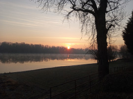 Napfelkelte a Duna mellől