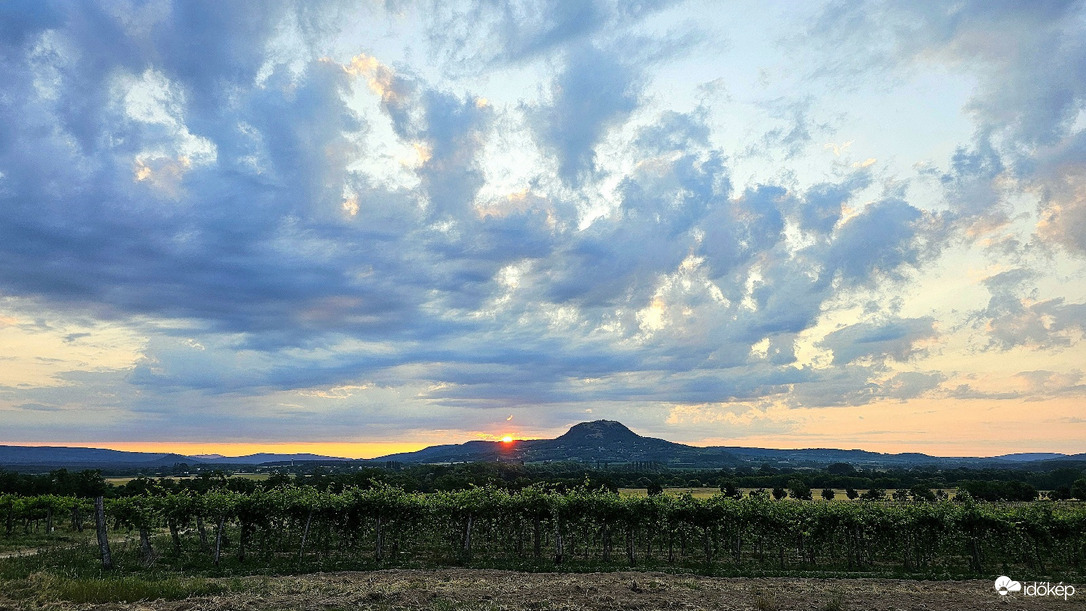 Napkelte a Balaton-felvidéken