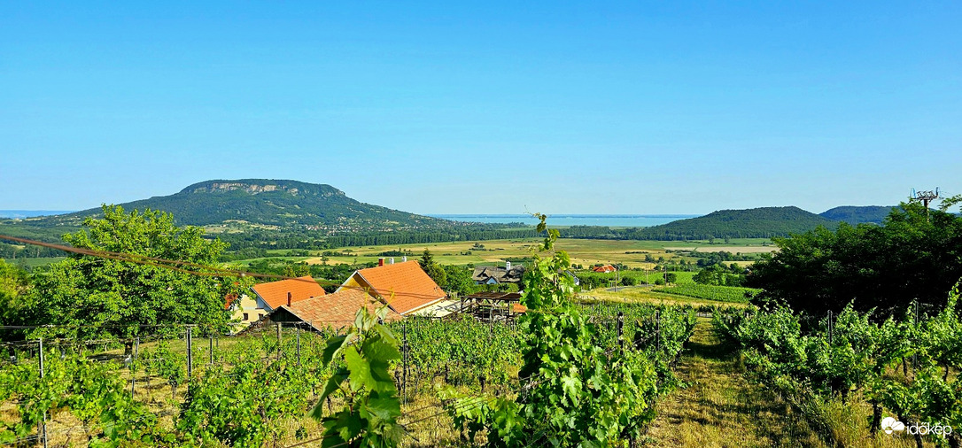 Panoráma a Lengyel-kápolnától Badacsonyra