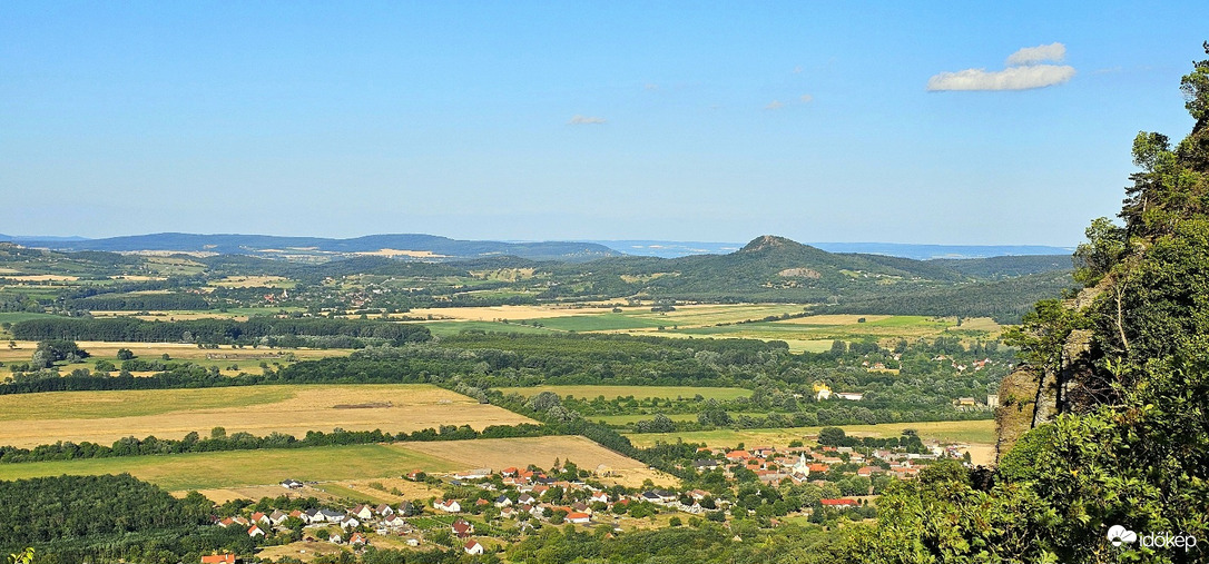 Kilátás a Szent György-hegy bazaltorgonáitól