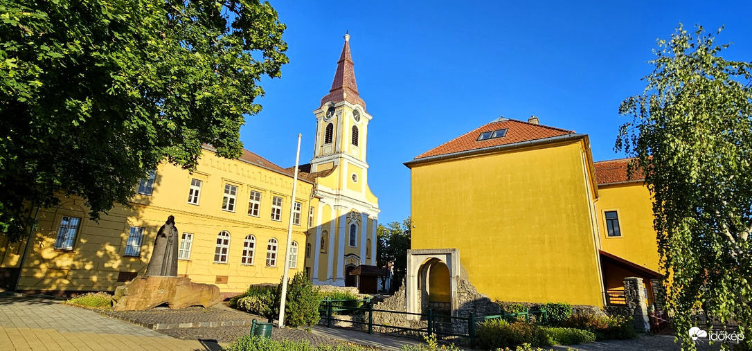 Nagyboldogasszony-templom és Tapolcai vár kapuja