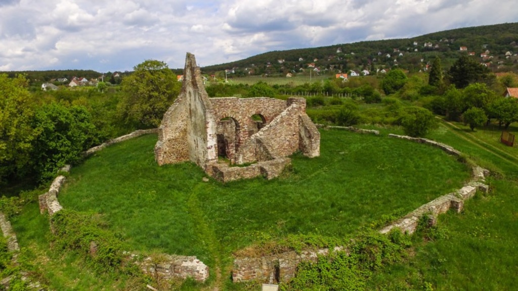Ecséri templomrom fentről