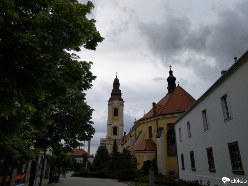Gyöngyös